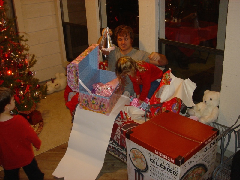 Hildebrand Christmas ScreenSaver/800x600_2004-12-24-34 Christmas Eve J&J.jpg